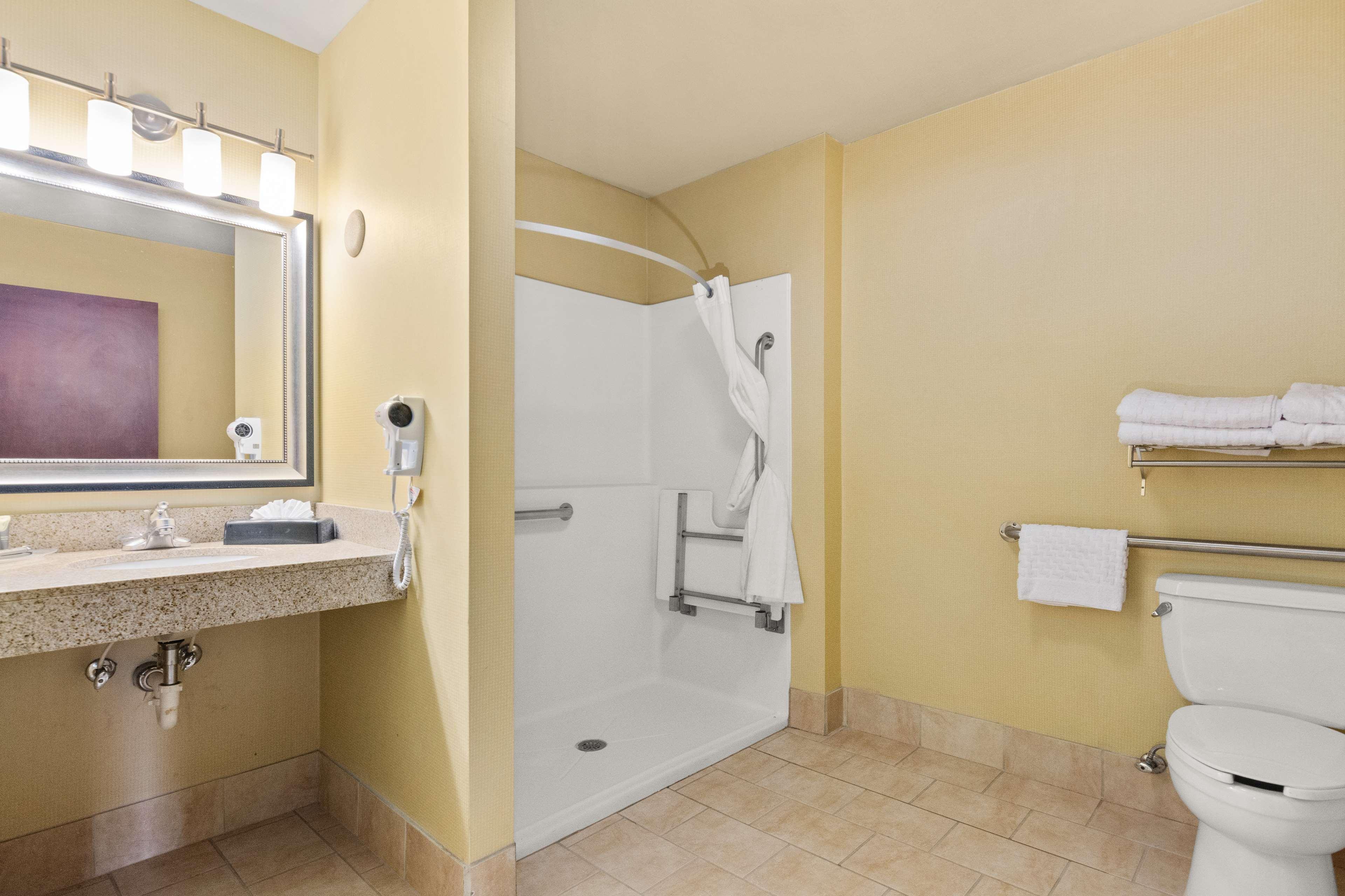 Surestay Plus Hotel By Best Western Portland Route 52 West Bagian luar foto