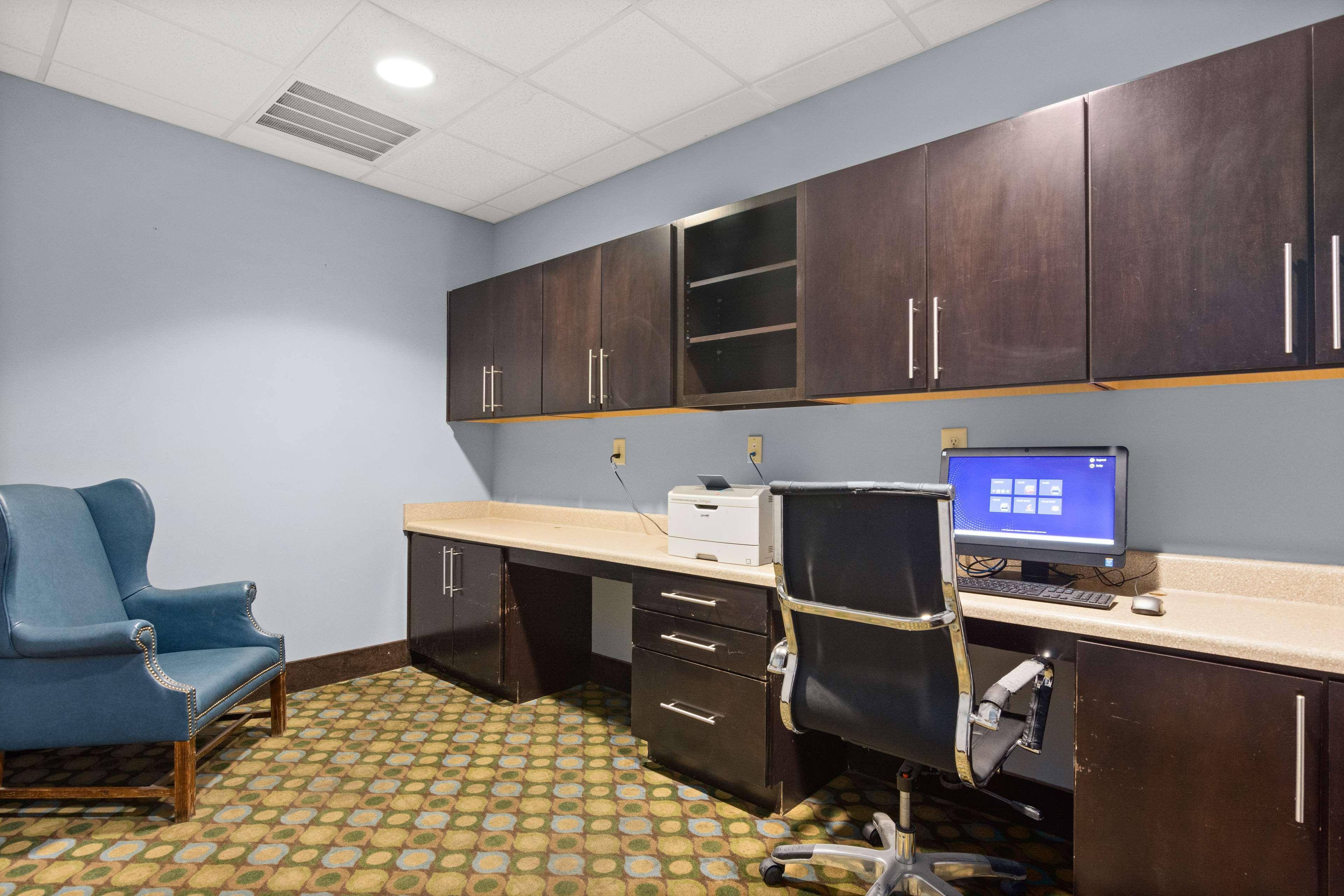 Surestay Plus Hotel By Best Western Portland Route 52 West Bagian luar foto