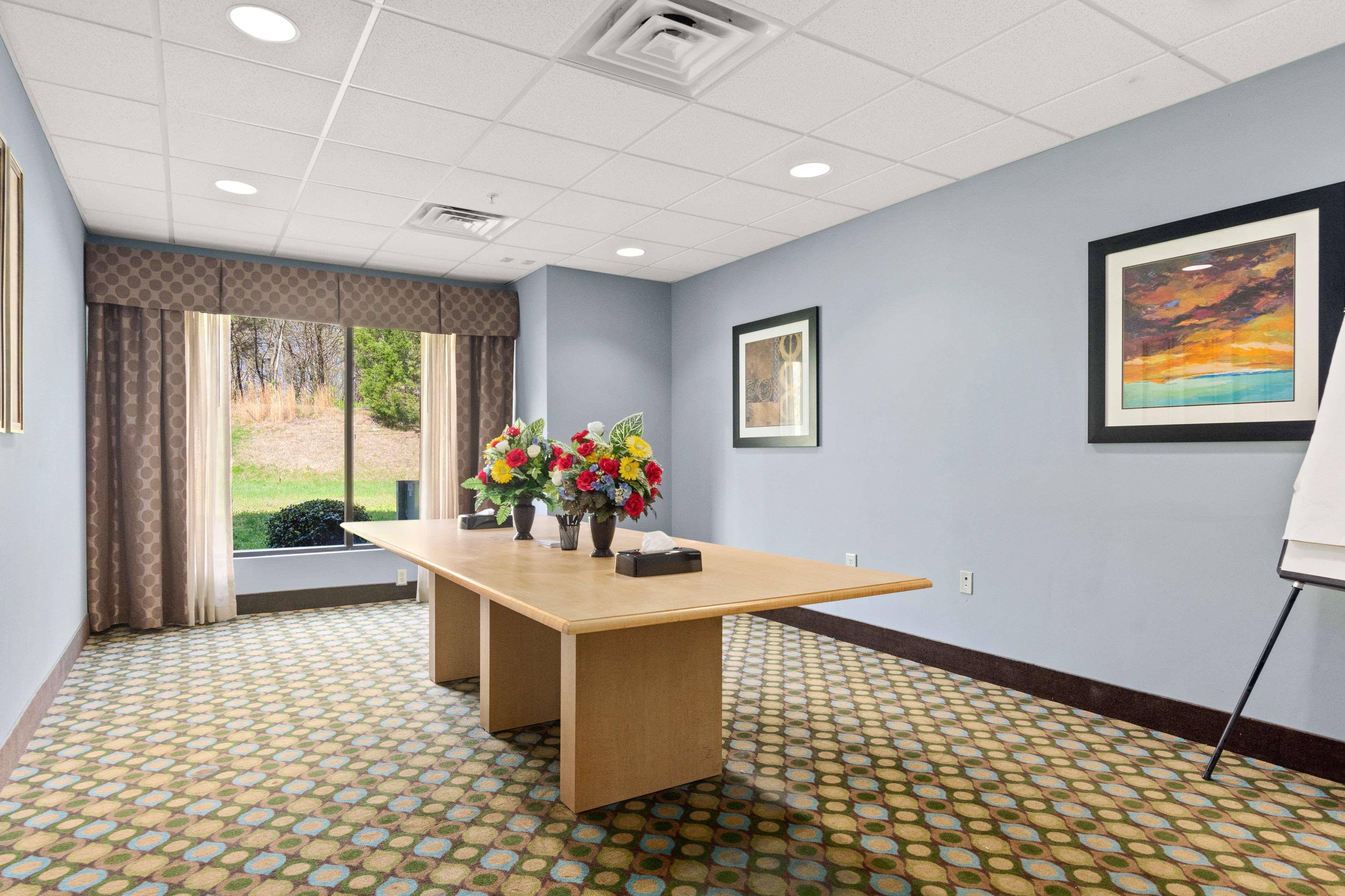 Surestay Plus Hotel By Best Western Portland Route 52 West Bagian luar foto